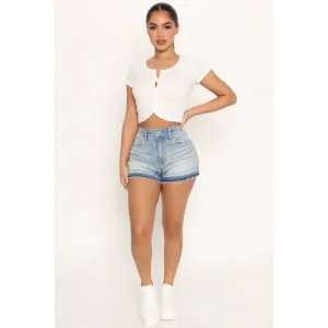 Washed Frayed Hem Denim Shorts - Chic and Comfortable Summer Essential